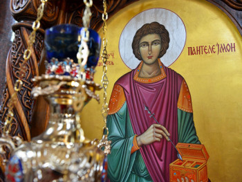 СПЦ и вјерници прослављају Светог Пантелејмона