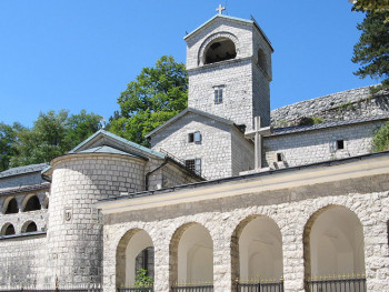 Policija spriječila upad u Cetinjski manastir (VIDEO)