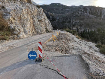 Od subote do Herceg Novog starim putem, postojeći saniraju