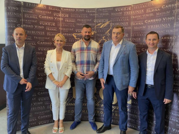 Dodik obišao vinariju Vukoje, najavljena proizvodnja masline