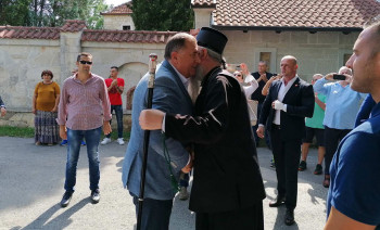 Mitropolit Joanikije i Dodik se sastali u manastiru Ždrebaonik
