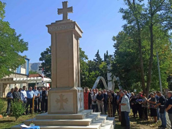 U Berkovićima osveštan spomenik za poginule u Odbrambeno-otadžbinskom ratu