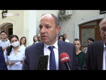 Требиње: МСД дијелили примјерке Дејтонског мировног споразум