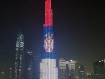 Burdž Kalifa u bojama srpske zastave (FOTO)