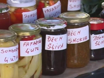 Како припремити богату и здраву зимницу? (ВИДЕО)