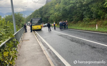 U sudaru autobusa i automobila jedno lice teže povrijeđeno.