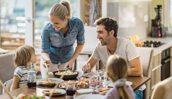 Колико је за дјецу важно окупљање свих чланова породице за трпезом у исто вријеме