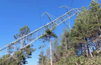Невријеме и лопови оставили Билећу без струје