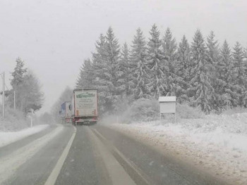 Hrvatska: Orkanska bura uz obalu zatvorila pojedine puteve