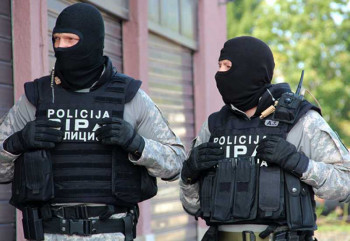SIPA hapsi po Gacku i Nevesinju – Sa lisicama na rukama zavrsio i policajac