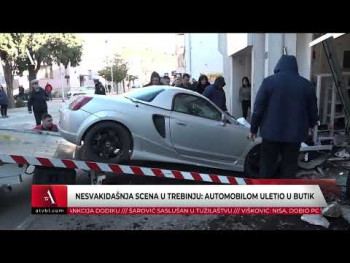 Detalji saobraćajke u centru Trebinja-Tojotom u butik(Video) 