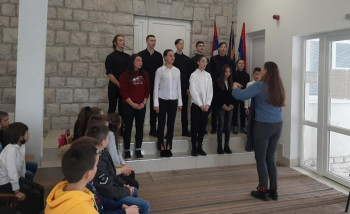 НОВОГОДИШЊИ КОНЦЕРТ УЧЕНИКА НЕВЕСИЊСКЕ МУЗИЧКЕ ШКОЛЕ