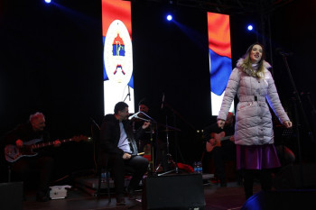 Danica Crnogorčević pjevala Trebinjcima za 30. rođendan Republike Srpske (Foto)