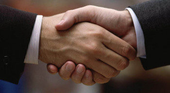 Jeste li znali kako je i zašto nastalo rukovanje?