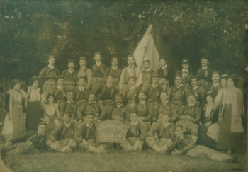 ОСАМ ВИЈЕКОВА СВЕТОСАВЉА У НЕВЕСИЊУ