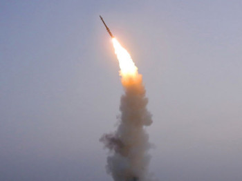 Sjeverna Koreja potvrdila testiranje rakete srednjeg dometa (FOTO)