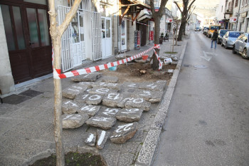 Почела санација тротоара у улици Десанке Максимовић