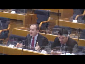 Таминџија Крунићу: Одакле ти право да негативно коментаришеш водећег енергетског лидера у Европи?