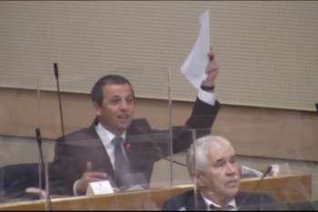 Zbog galame, dobacivanja, neprimjerenog ponašanja: Vukanović ponovo udaljen sa sjednice Skupštine