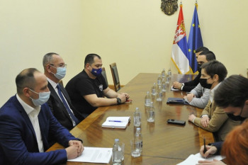 POMOĆ SRBIJE I SRPSKE OHRABRUJE SRBE DA TRAJU U MOSTARU