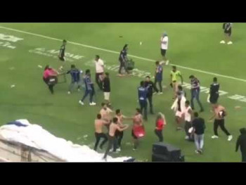 Мексико: У тучи навијача погинуло двоје људи, 22 повријеђених (ВИДЕО)