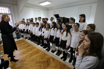 Осмомартовски концерт најмлађих ученика Музичке школе (ФОТО)