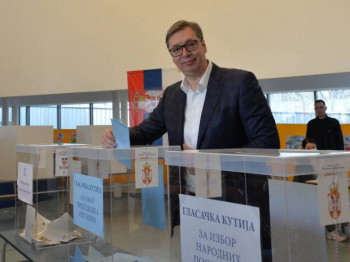 Vučić glasao na Novom Beogradu