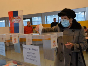 Srbija: Zatvorena biračka mjesta, prva projekcija izlaznosti 59,7 odsto, izlaznost u BiH 91 odsto