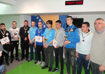 KADETI   LEOTARA   EKIPNI   BH  PRVACI Milovanović – pojedinačno vice prvak BiH