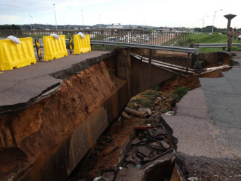 Nezapamćene poplave u Južnoafričkoj Republici; Poginulo više od 250 ljudi (VIDEO)