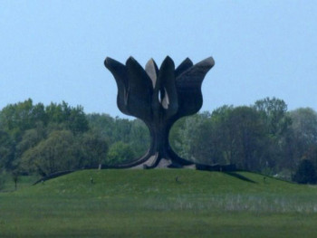 Delegacija SNV-a na liturgiji povodom Dana proboja logoraša u Jasenovcu