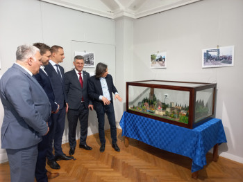 U Narodnom muzeju u Pančevu otvorena izložba fotografija “Željeznica u Boki Kotorskoj, Trebinju i okolini”