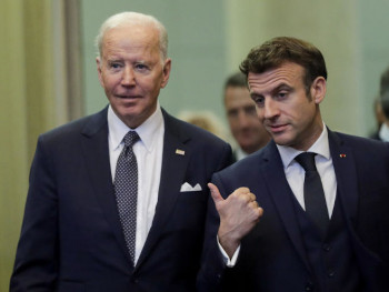 Разговарали Макрон и Бајден