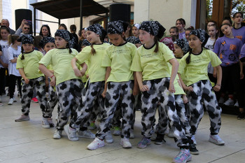 Марисовци и малишани из Наше радости плесали заједно