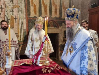 Патријарх служио литургију у Пећкој патријаршији