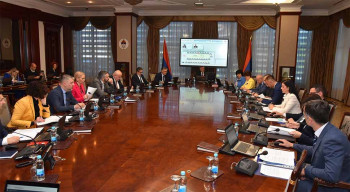 Veće plate radnicima u javnom sektoru, potpis u utorak