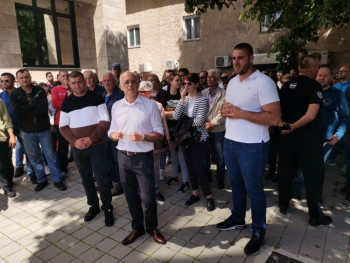Protest porodica Čučković i Kojović – Zlotvori nevinog čovjeka poslali u zatvor, veza iz Srbije pravog krivca drži na slobodi