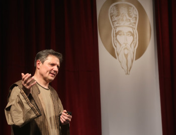 Небојша Дугалић извео монодраму *Речи о свечовеку*