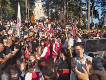 VELIČANSTVENE SLIKE IZ NIKŠIĆA: Desetine hiljada ljudi u litiji koju je predvodio patrijarh Porfirije