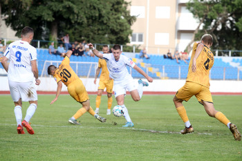 Leotar i Tuzla siti remizirali u Policama