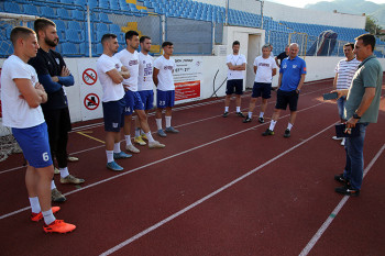 Први тренинг фудбалера Леотара са новим тренером Марком Видојевићем