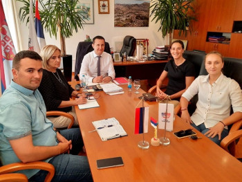 Gradonačelnik Trebinja na sastanku sa Milenom Nikolić i Jelenom Milović razgovarao o formiranju ženskog fudbalskog kluba
