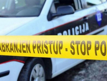 Полиција одмах изашла на терен: У експлозији у Мостару оштећена три возила и мотоцикл