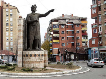 Barikade na sjeveru KiM; Sirene u Kosovskoj Mitrovici (FOTO/VIDEO)