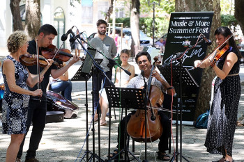 Концертом на платоу требињске пијаце почео музички фестивал ''Music and More Summer Fest''