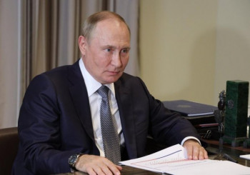 Путин: Водићемо политику која одговара нашим интересима
