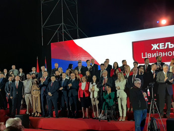 Podrška SNSD-u za najveću pobjedu do sada-Trebinjci u velikom broju na skupu u Banjaluci /FOTO/