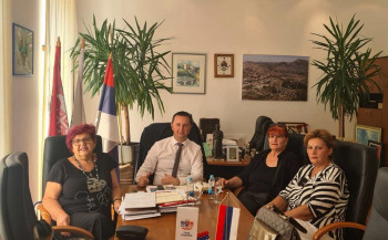 Članovi Udruženja porodica umrlih boraca VRS Trebinje na sastanku sa gradonačelnikom Ćurićem