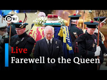 Britanci čekali u redu kako bi odali poštu kraljici (VIDEO)