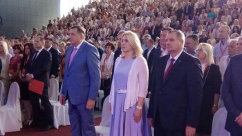 Milorad Dodik i Željka Cvijanović na javnoj tribini u Trebinju